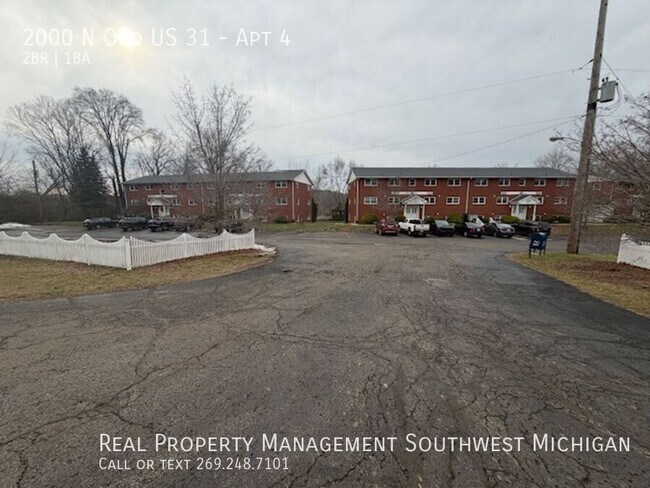 Foto del edificio - 2000 US-31