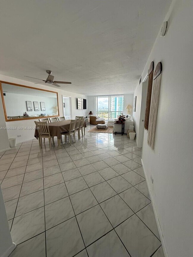 Building Photo - 6039 Collins Ave