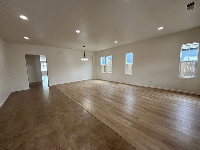 Building Photo - 759 Hagerman Peak Dr