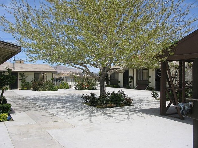 Building Photo - 15702-15720 Tern Rd