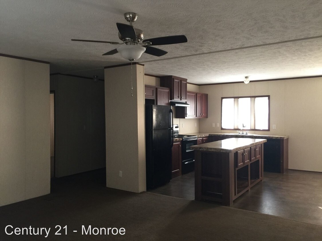 Primary Photo - 123 Hilbert Dr