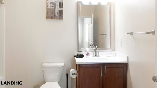 Foto del edificio - 100 Waterstone Park Cir