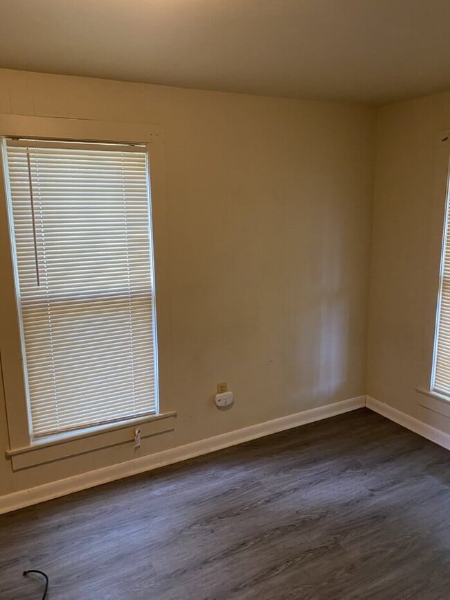 Building Photo - The description has property Information_V...
