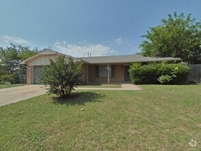 Building Photo - 7207 NW Lawton Ave