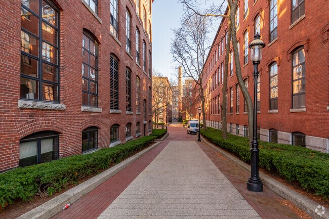 Building Photo - Market Mill