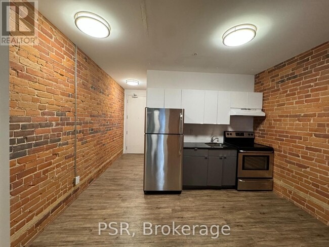 Photo du bâtiment - 2870 Dundas St W