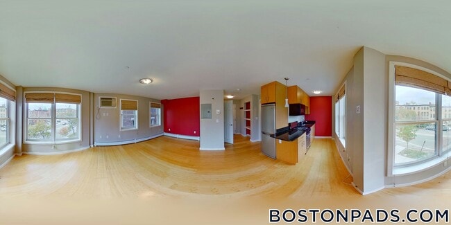 Building Photo - 461 Park Dr