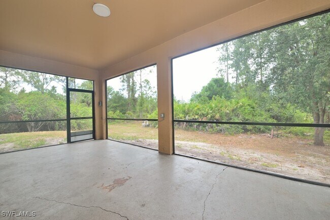 Foto del edificio - 1229 Claremont St E