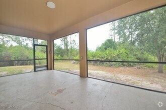 Building Photo - 1229 Claremont St E