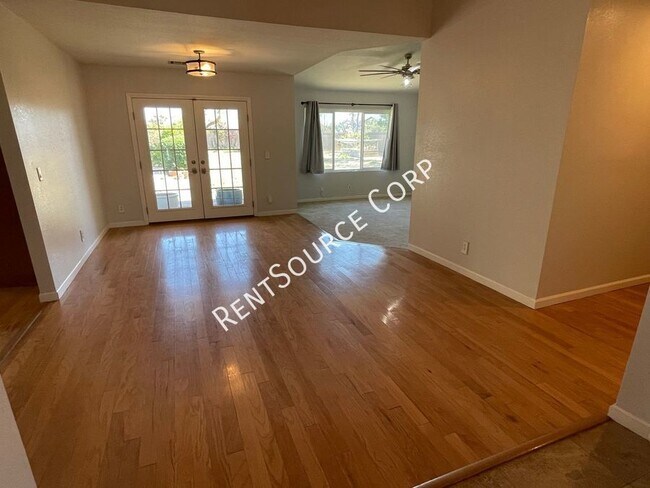 Building Photo - 3 Bedrooms and 2 Bathrooms for Rent in Wes...
