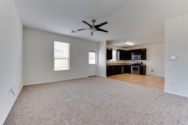 Foto del edificio - 16503 Mandate Dr