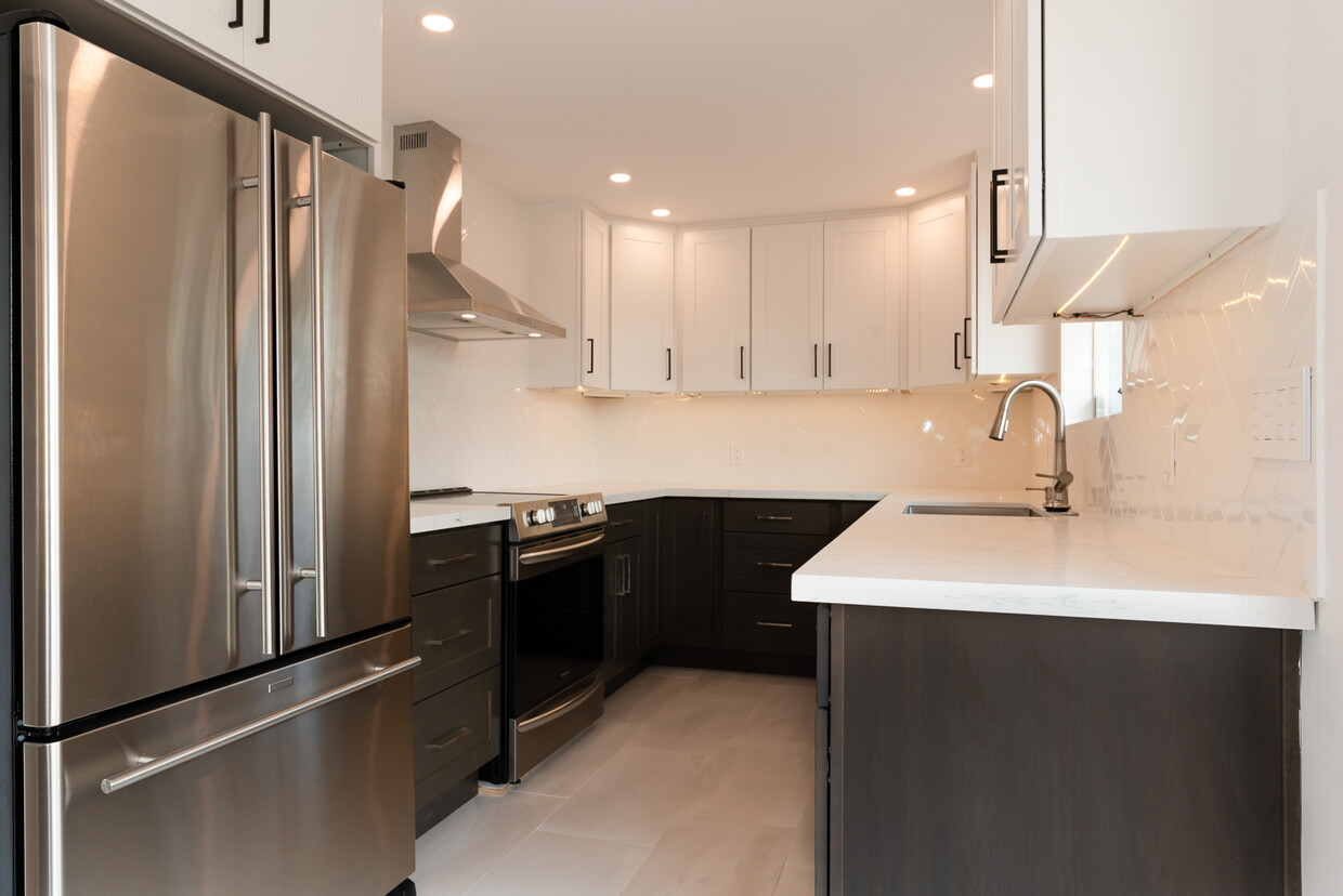 Foto principal - 10242 32nd Ave SW