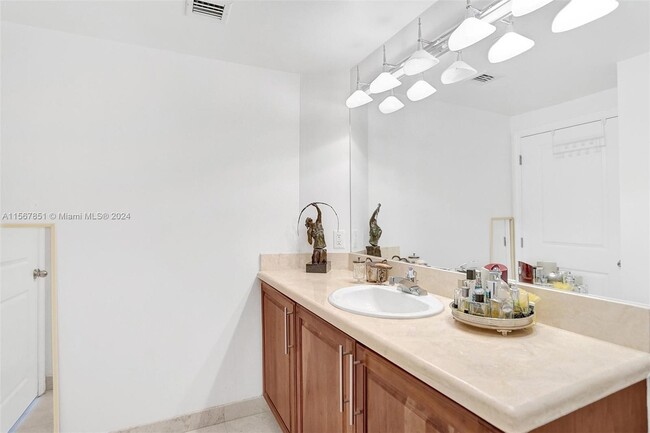 Building Photo - 1250 S Miami Ave