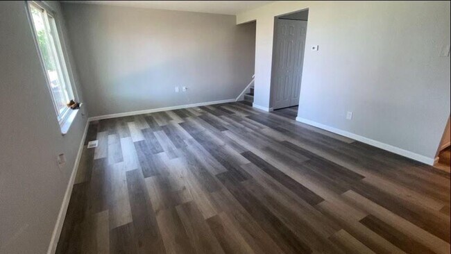 Foto del edificio - 5510 Beavercrest Dr