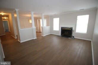 Building Photo - 1004 Julian Dr W