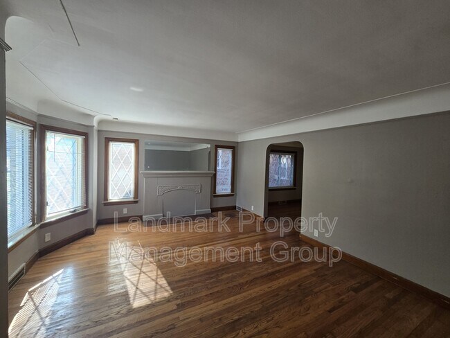 Foto del edificio - 9657 Outer Dr E
