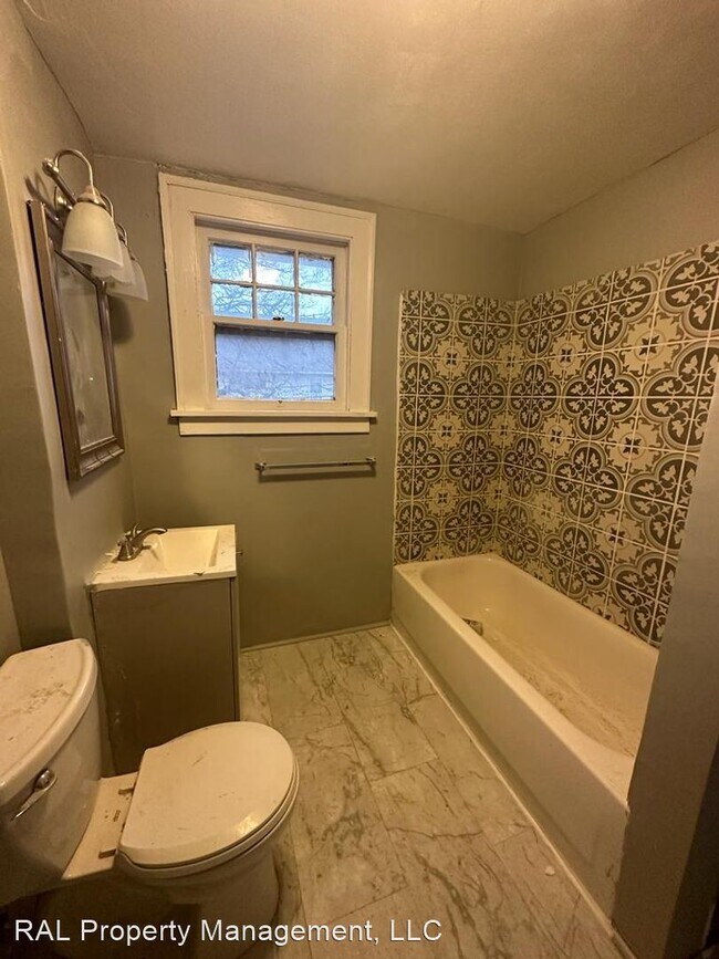 Foto del edificio - 3 br, 1 bath House - 12718 IROQUOIS AVE