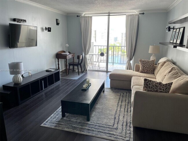 Foto del edificio - 2750 NE 183rd St