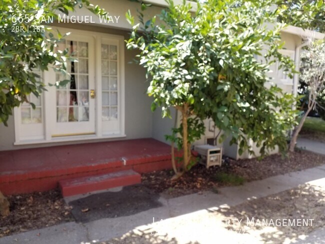Building Photo - 2 bedroom in East Sac