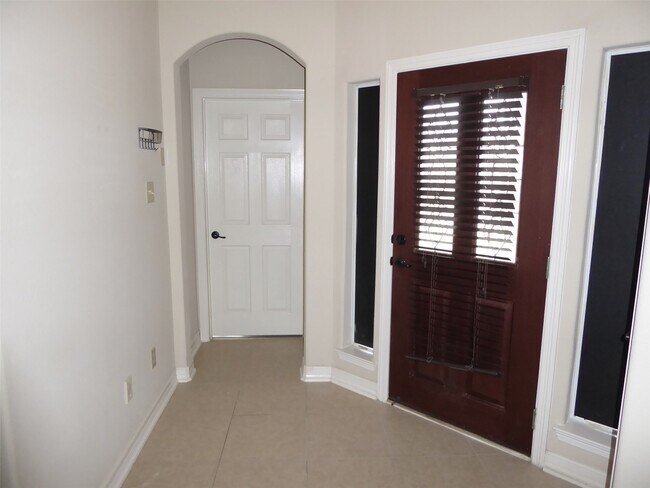 Foto del edificio - 10225 Wood Fern Ct