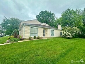 Building Photo - 143 Archery Ct