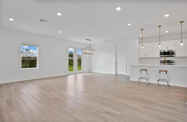 Foto del edificio - 2034 Derwent Dr