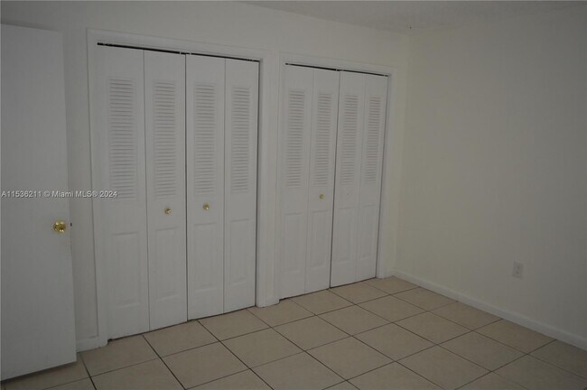 Foto del edificio - 6960 Miami Gardens Dr