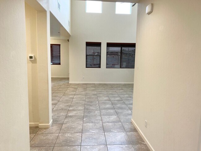 Building Photo - 4 br, 3 bath House - 3973 Finchwood Ave