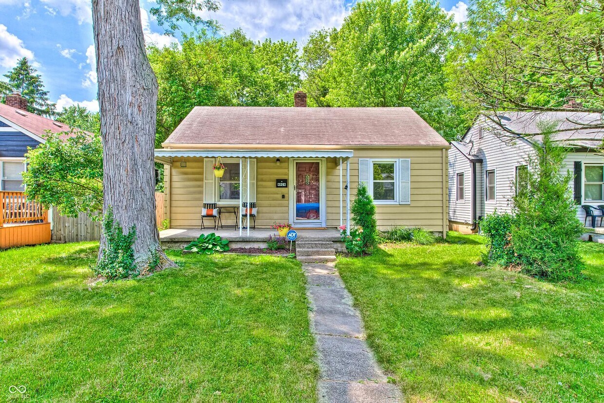 Foto principal - 4924 Rosslyn Ave
