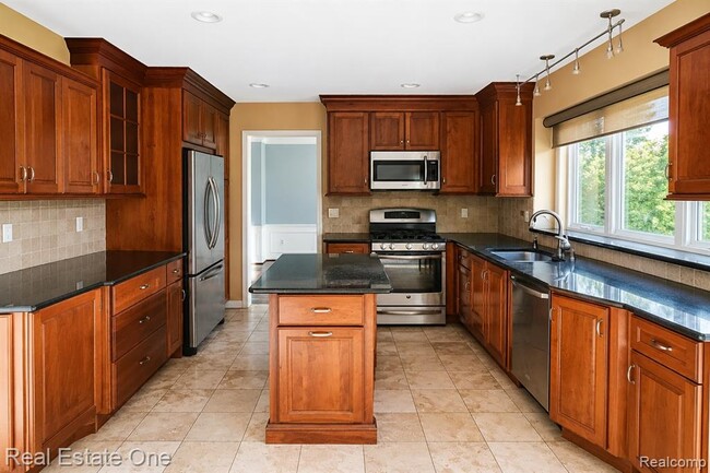Building Photo - 1141 Sandy Ridge Dr