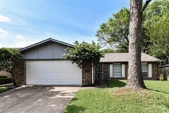 Building Photo - 5514 Edgebrook Forest Dr
