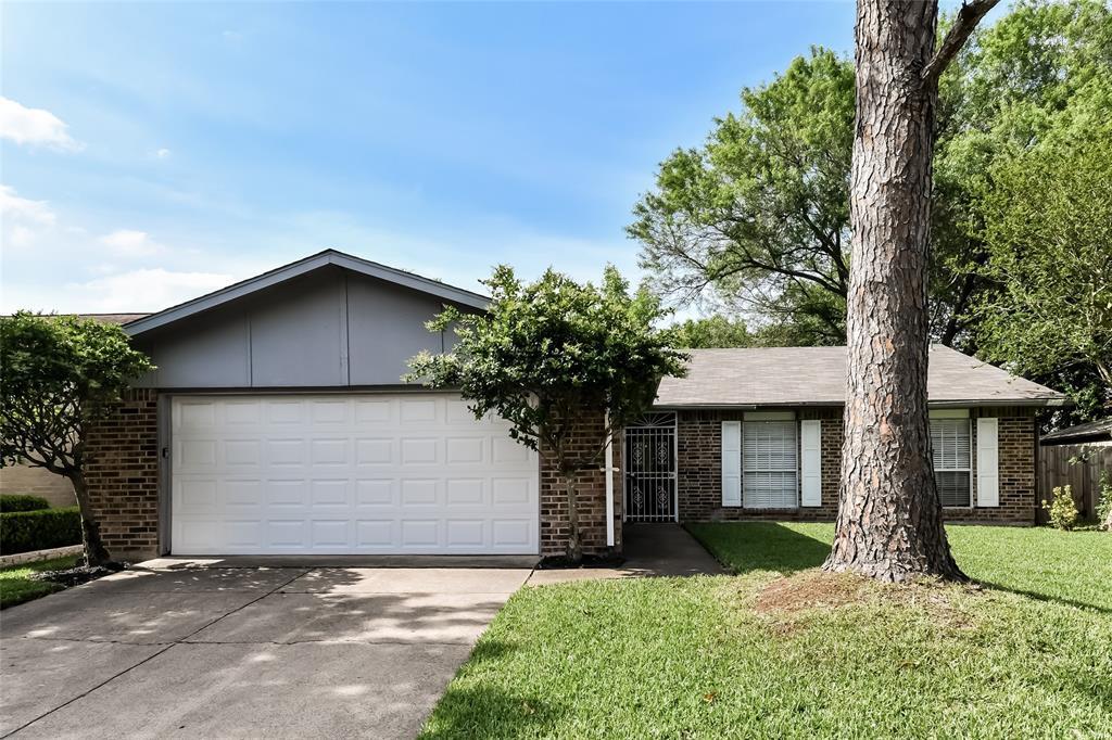 Primary Photo - 5514 Edgebrook Forest Dr