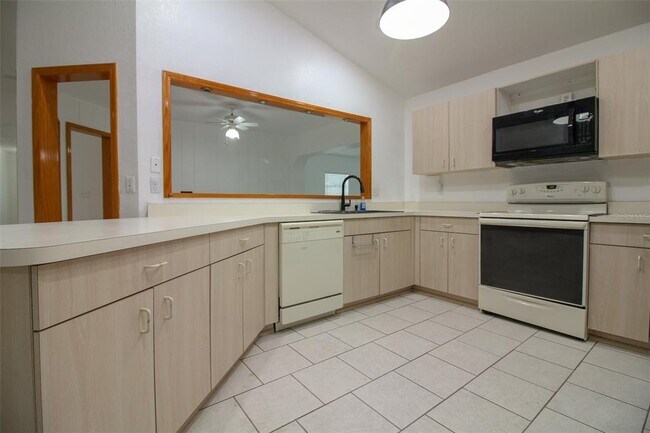 Building Photo - 3150 Big Valley Dr