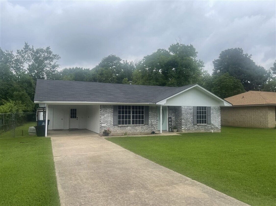 Primary Photo - Benton La 3 bed home for lease | Benton LA...
