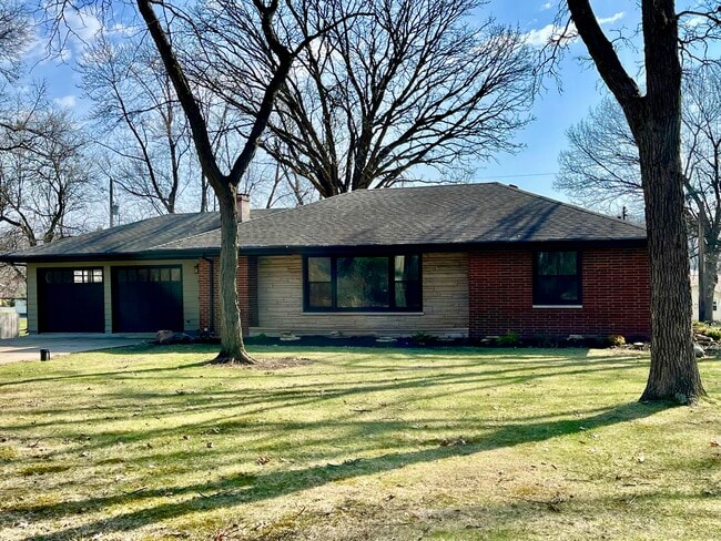 Building Photo - 9175 Kardel Dr