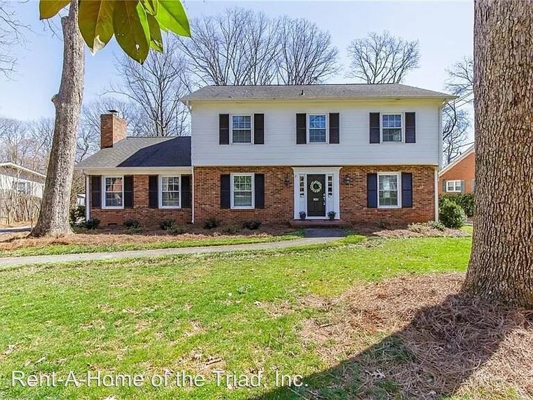 800 Pebble Dr