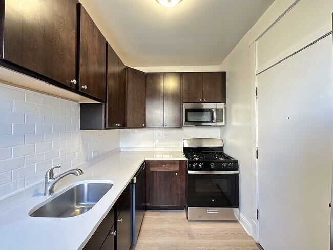 Foto del edificio - 1542 N Kedzie Ave