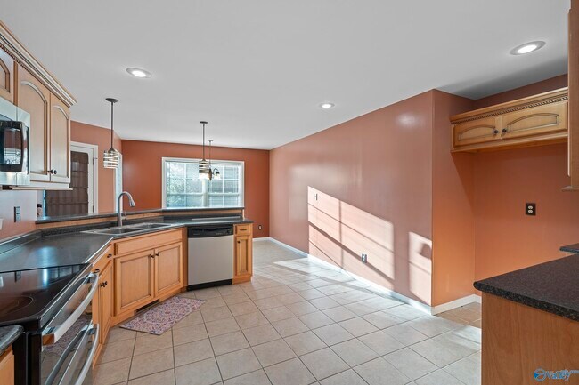 Foto del edificio - 102 Compass Hill Cir
