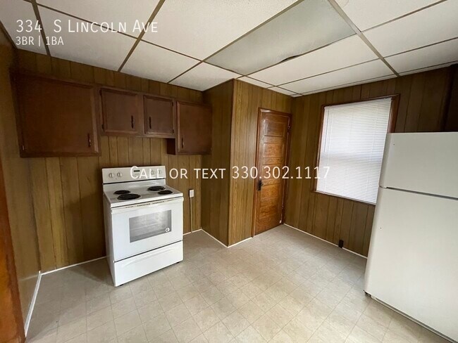 Foto del edificio - Three bedroom one bathroom home for rent