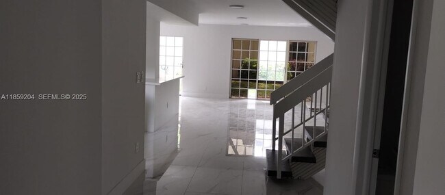 Foto del edificio - 9719 N New River Canal Rd