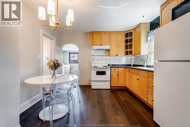 Photo du bâtiment - 1062 Lena Ave