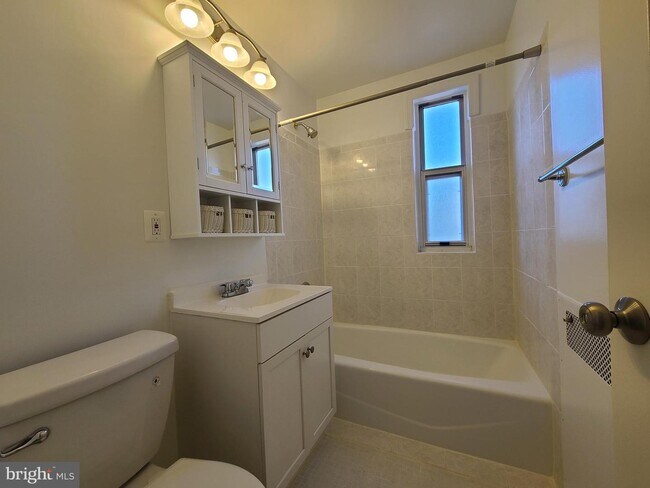 Building Photo - 102 N TRENTON St
