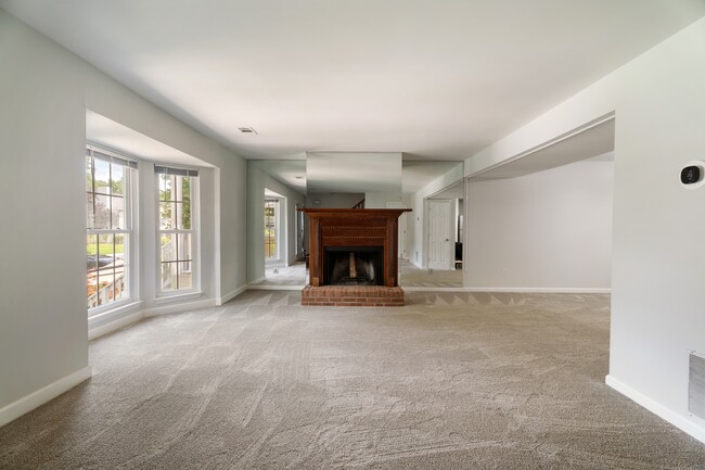 Building Photo - 5285 Afton Way