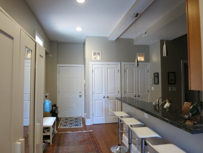 Foto del edificio - 1644 W North Ave