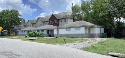 Building Photo - 3839 Mt Pleasant St