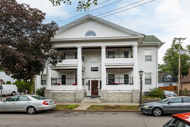 Building Photo - 60 Milton St S