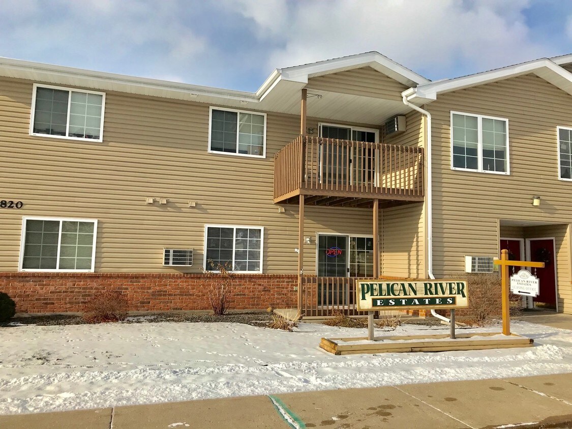 PELICAN RIVER ESTATES Apartments Rhinelander, WI