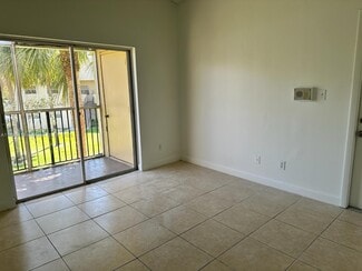 Building Photo - 800 Cypress Park Way