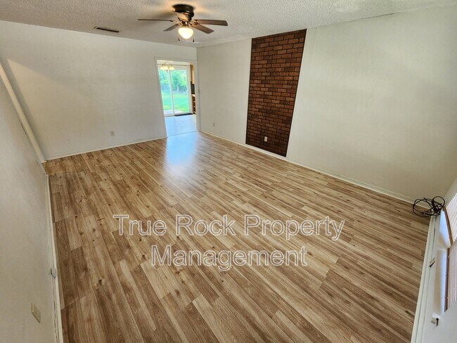 Foto del edificio - 13423 State Hwy 3w Ct