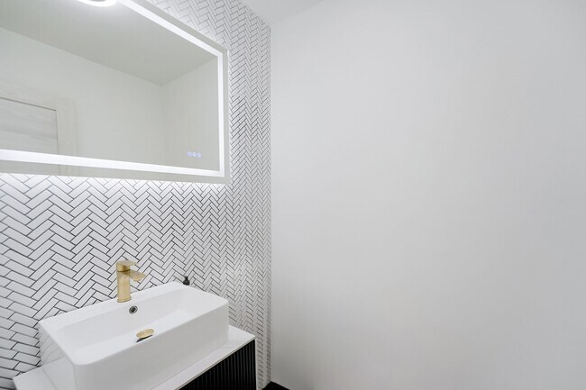 Foto del edificio - 20940 Bay Ct